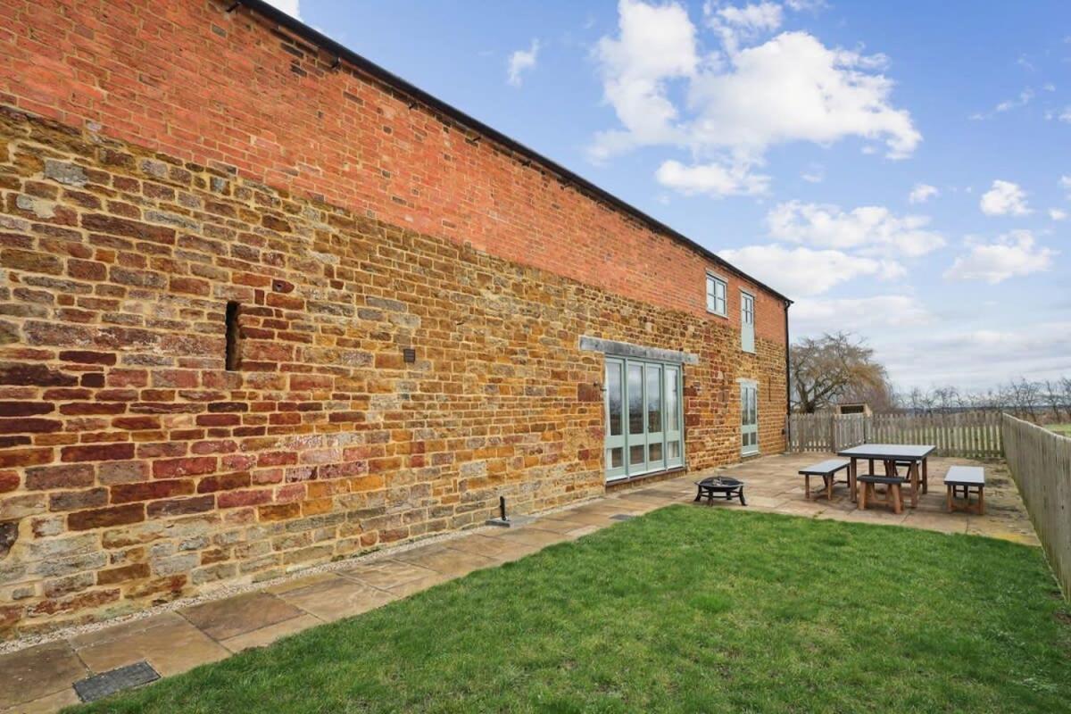 Villa Sophie'S Barn - Hot Tub Packages Available Market Harborough Esterno foto