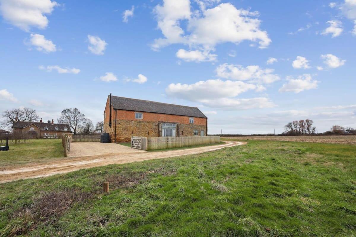Villa Sophie'S Barn - Hot Tub Packages Available Market Harborough Esterno foto